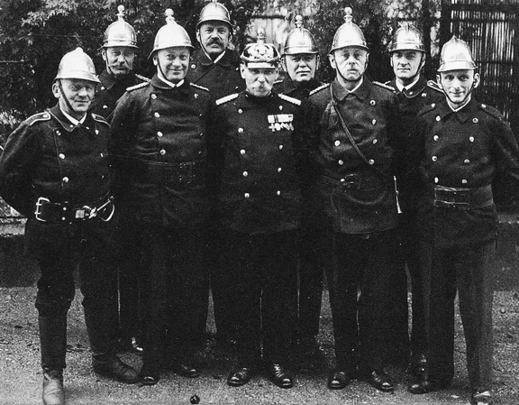 06_feuerwehrfuehrung1938.jpg
