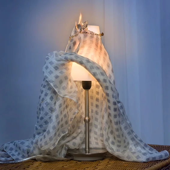 Lampe_Flammen_web.jpg