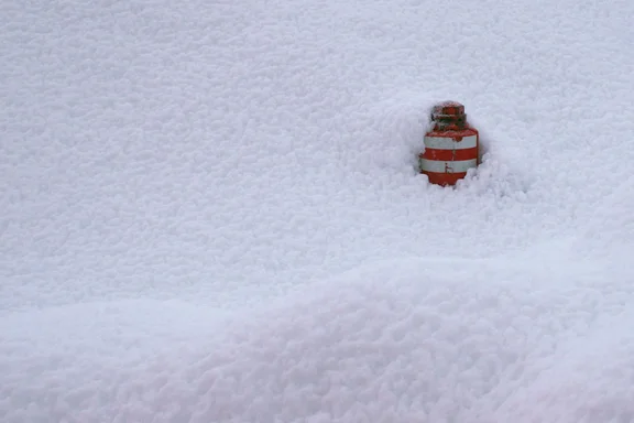 hydrant_winter.jpg
